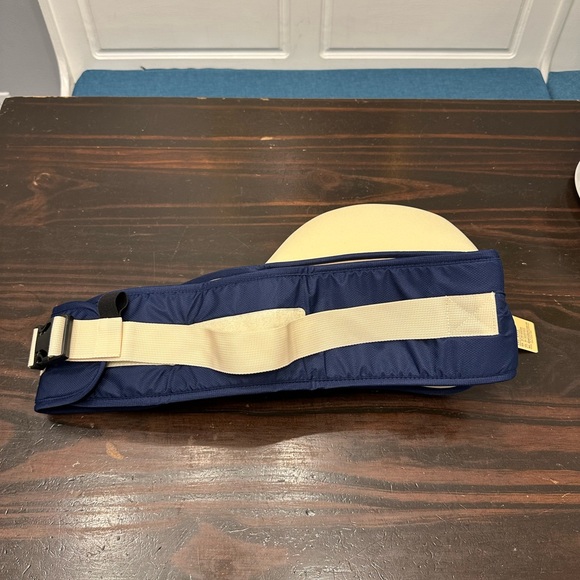 Ainomi hip carrier - Picture 8 of 9